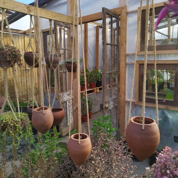 MACETA CONO COLGANTE